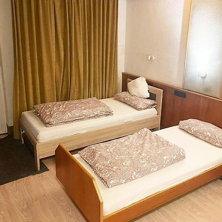 One Room Apartment In แบร์กิชกลัดบัค ภายนอก รูปภาพ