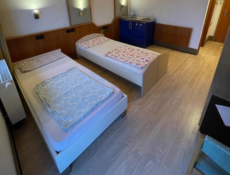 One Room Apartment In แบร์กิชกลัดบัค ภายนอก รูปภาพ